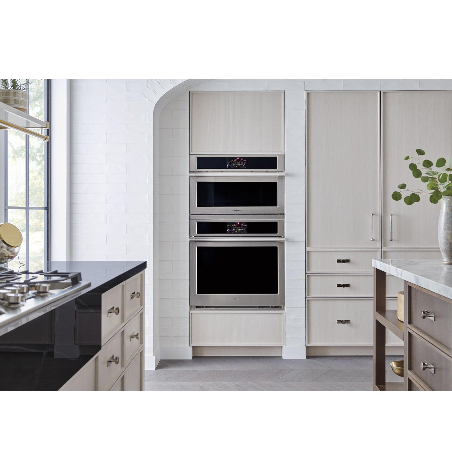MONOGRAM Monogram 30" Statement Single Wall Oven in Stainless Steel - ZTS90DPSNSS